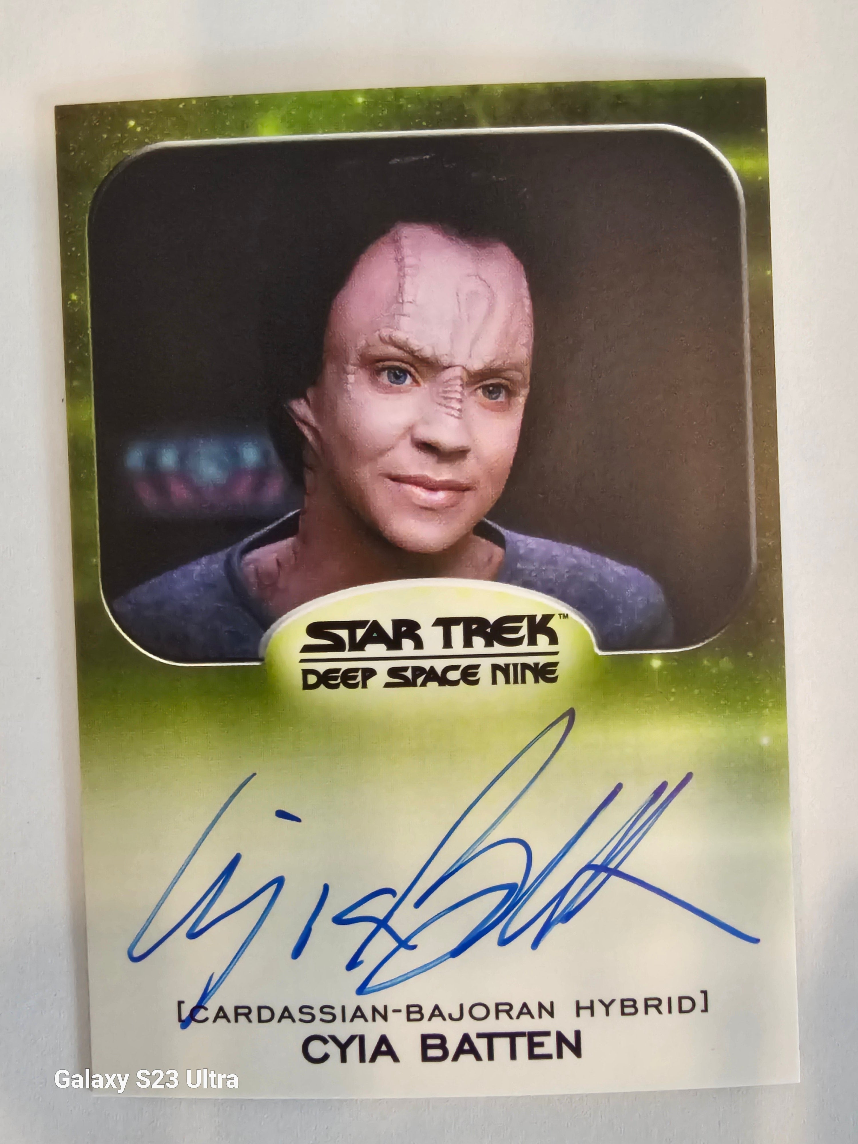 Star Trek Connections  Cyia Batten as Tora Ziyal Aliens Autograph Card ( B )