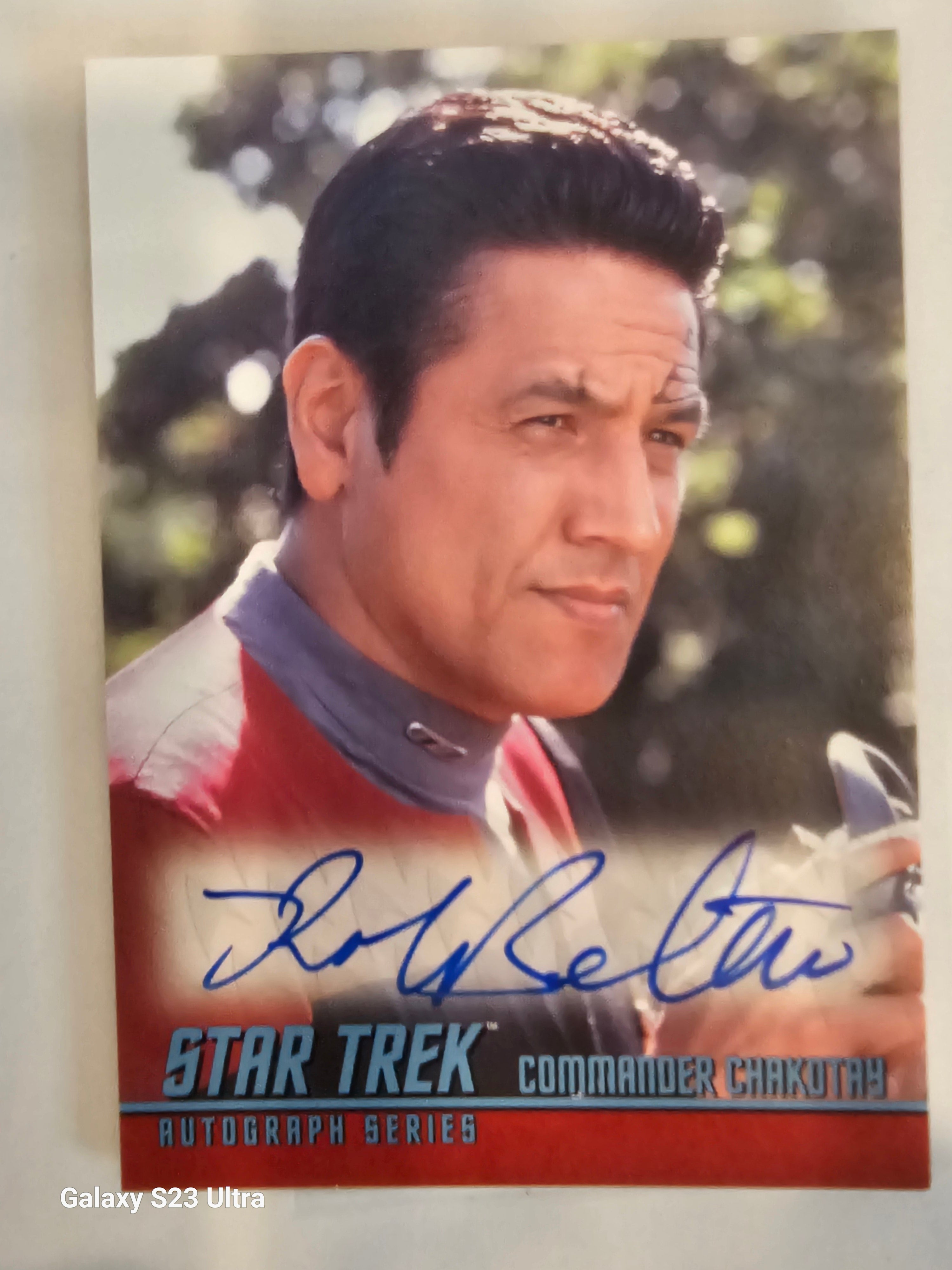 Star Trek Connections  (A9) Robert Beltran as Commander Chakotay Classic TV Autograph Card ( B )