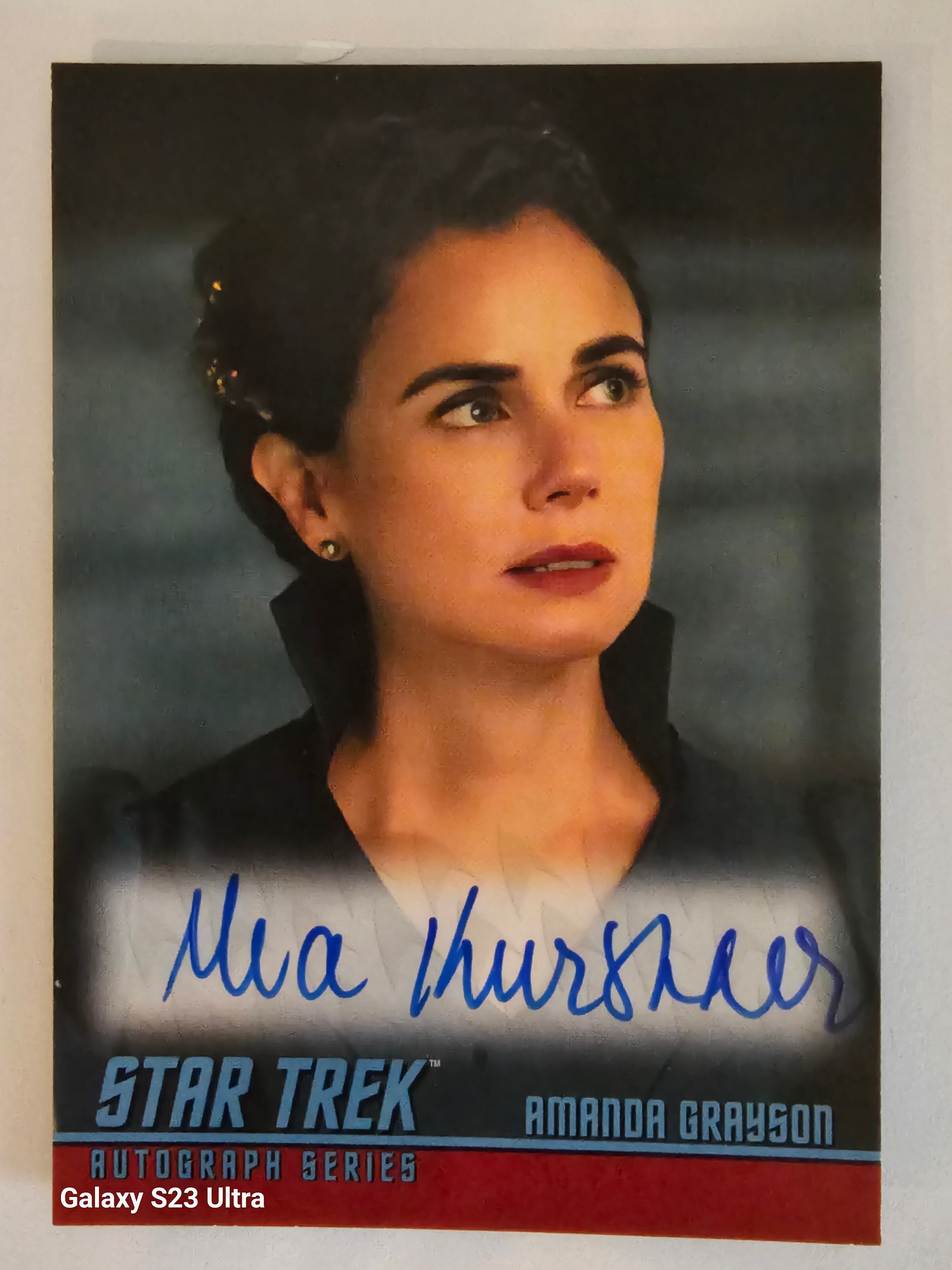 Star Trek Connections (A21) Mia Kirshner as Amanda Grayson Classic TV Autograph Card ( A )