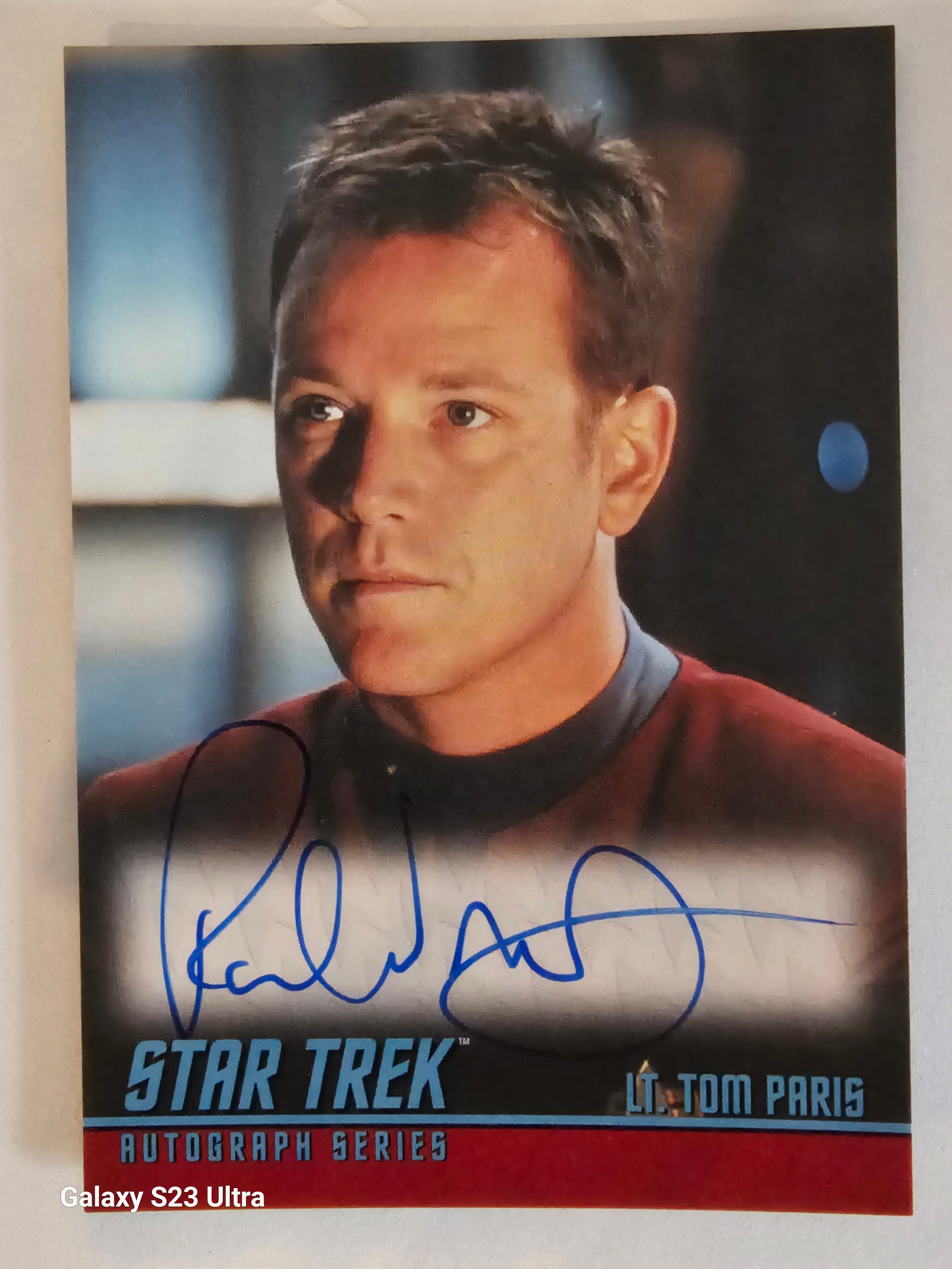 Star Trek Connections (A11) Robert Duncan McNeill as Lt Tom Paris Classic TV Autograph Card ( B )