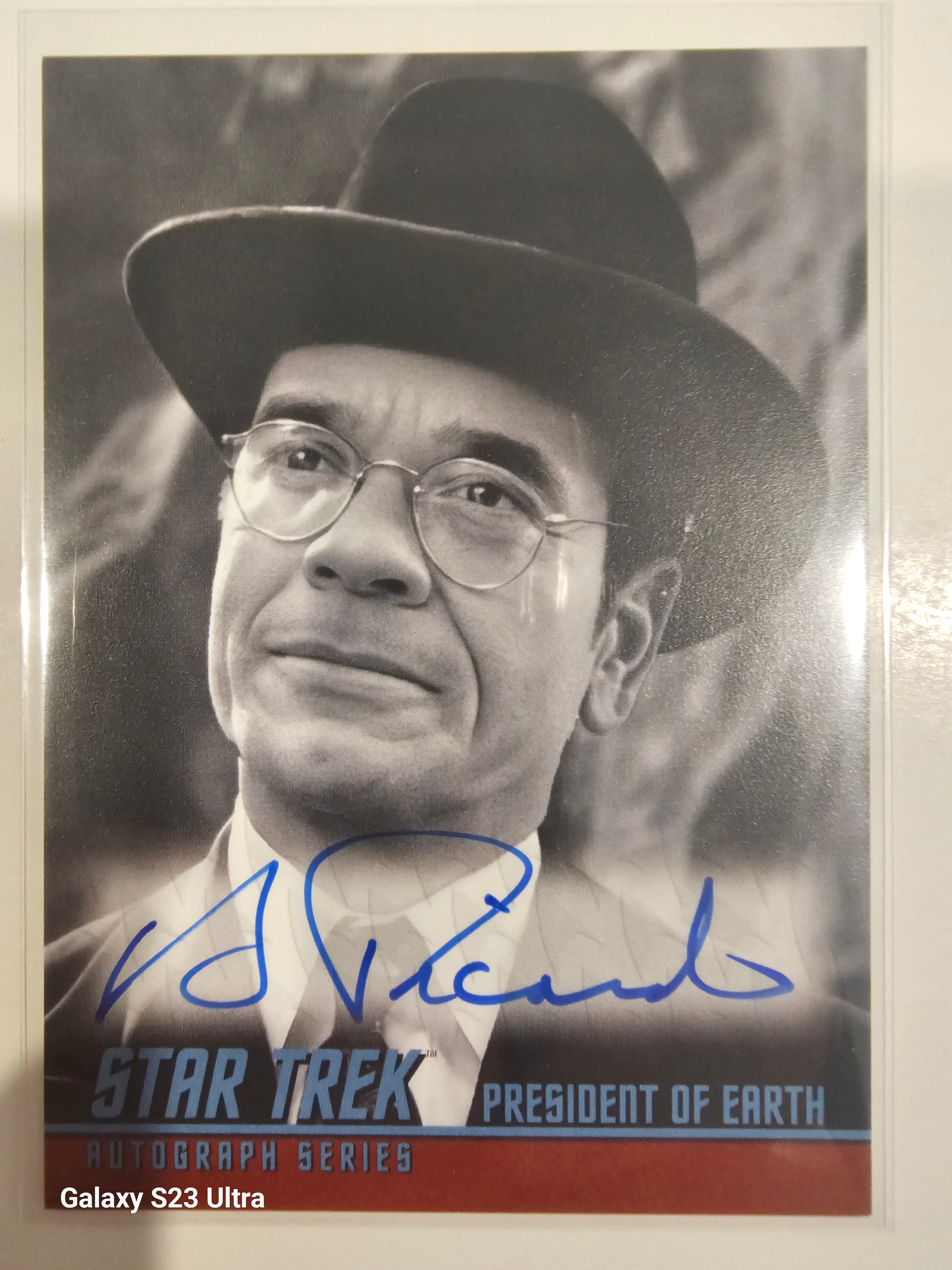 Star Trek Connections (A33) Robert Picardo as The Doctor Classic YV Autograph Card ( A )