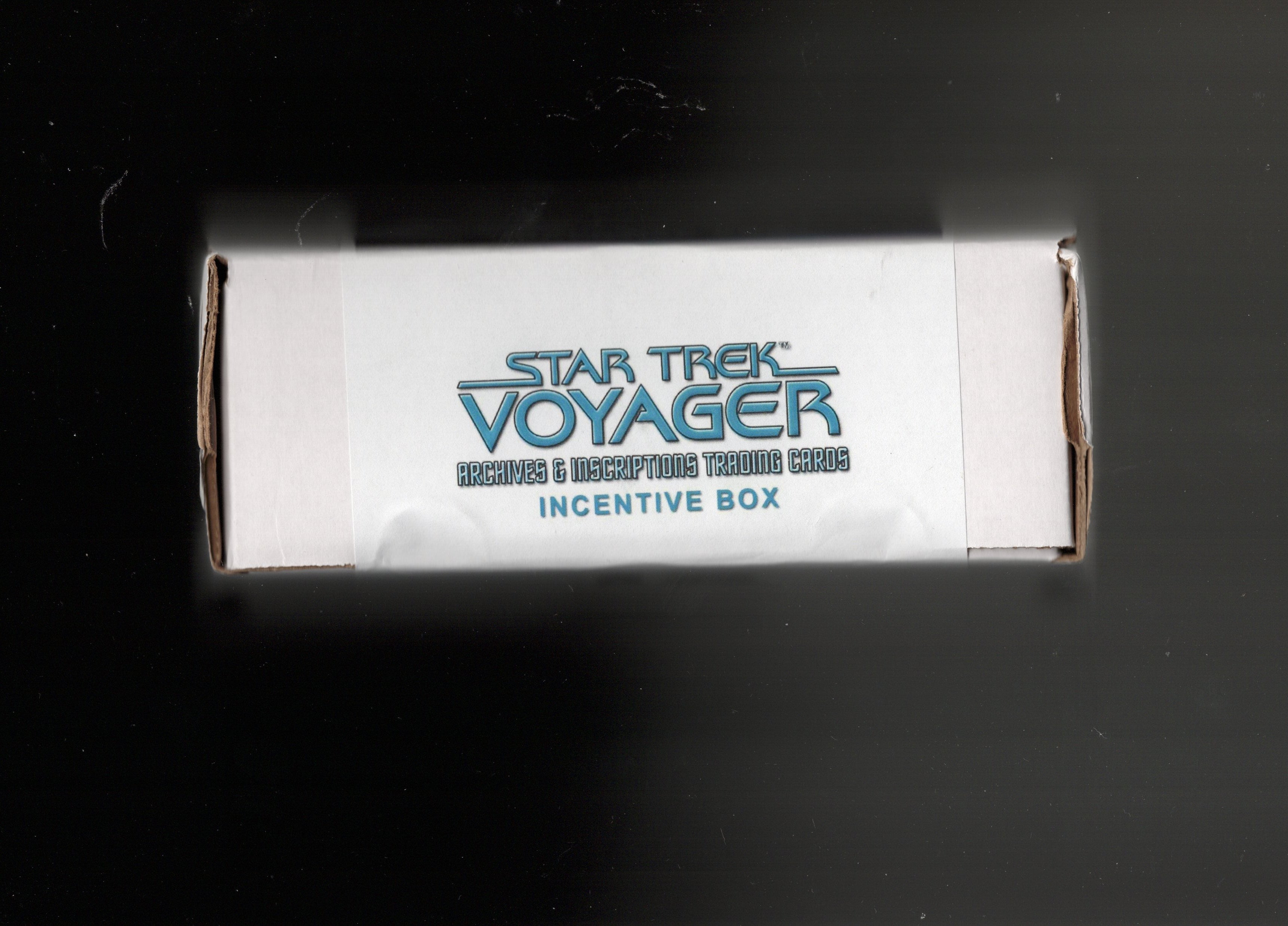 Star Trek Voyager Archives & Inscriptions 10 Case Incentive Box with Many Exclusive Cards